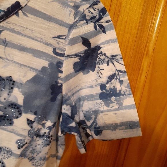 Christopher & Banks floral with stripes and see through at the bottom of shirt - Picture 5 of 7